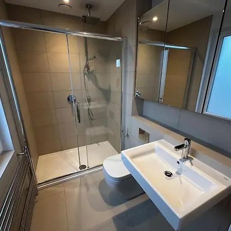 The Ocean Breeze By Altoluxoexperience Short Lets & Serviced With Free Parking & Wifi *